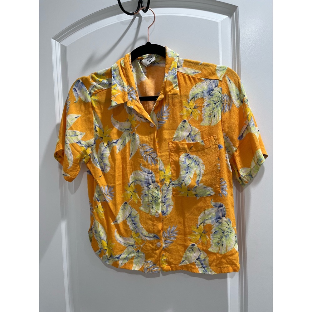 Women floral button down